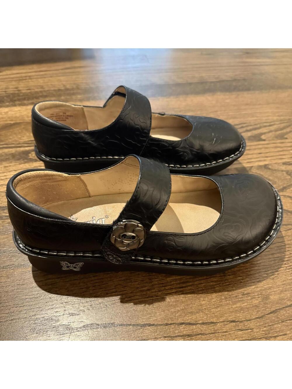 Alegria by PG Lite Paloma Sea Turtle Black Embossed Clogs Size 39 US 9 - Picture 2 of 8